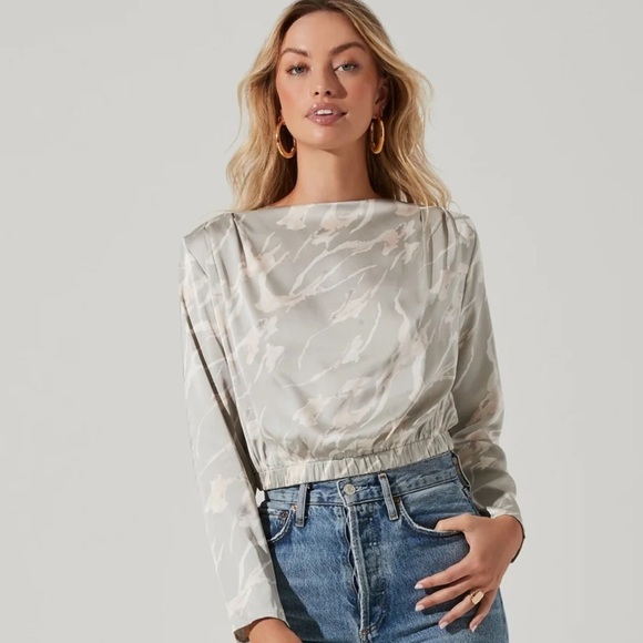 Astr Tops - PLEATED SHOULDER LONG SLEEVE FLORAL TOP